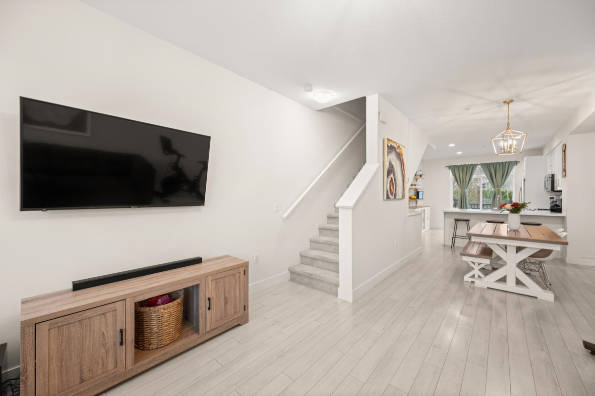 Kitchen Island Photo of 21 8570 204 Street, Langley, BC
