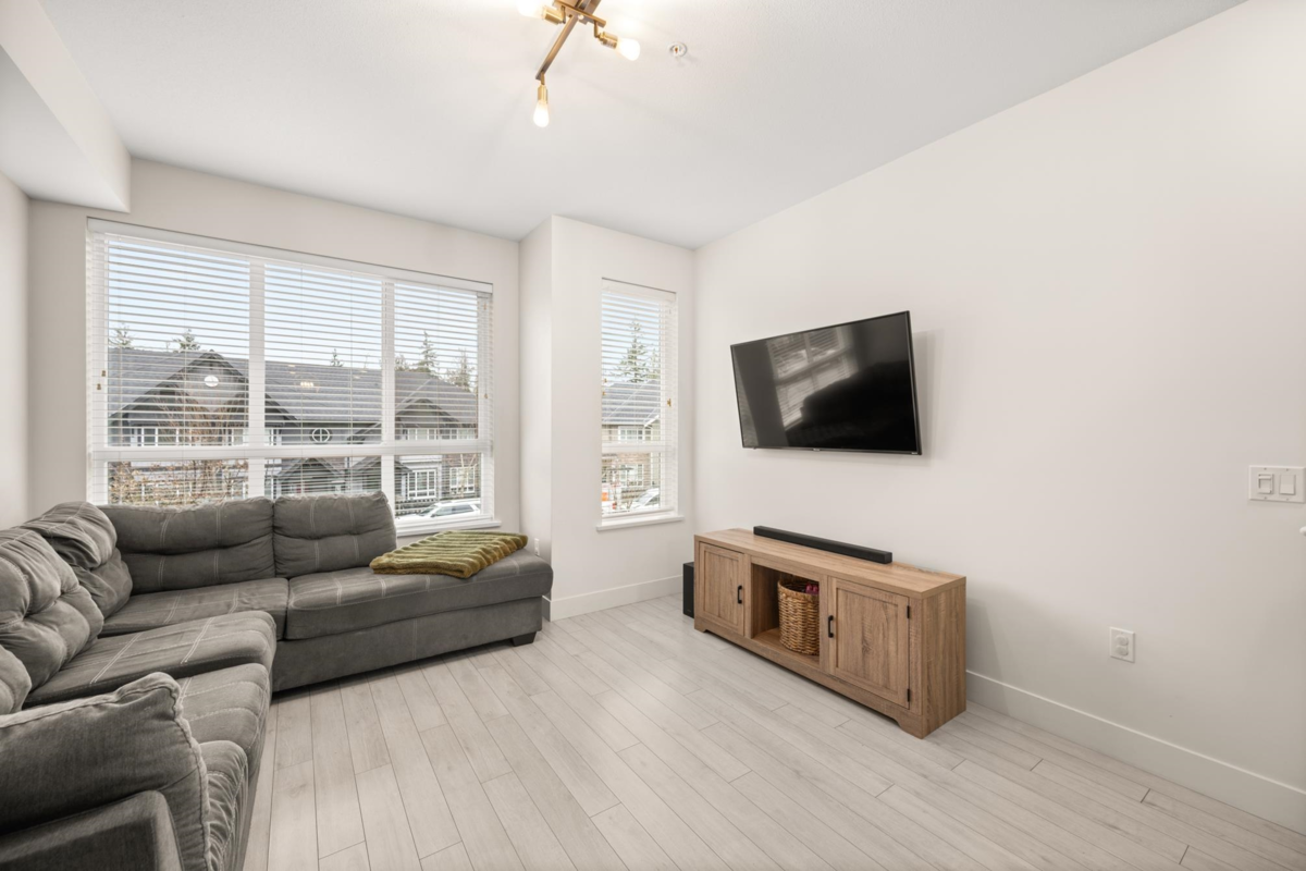 Kitchen Photo of 21 8570 204 Street, Langley, BC