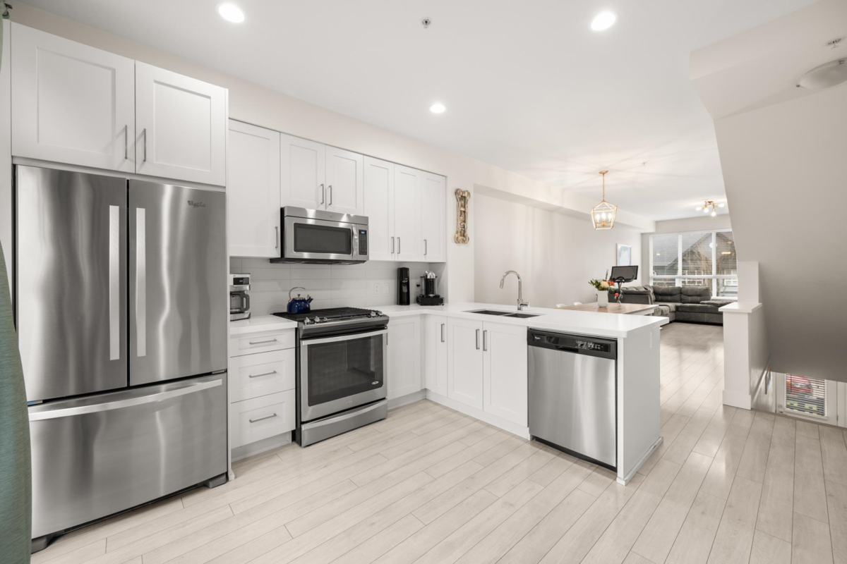 Living Room Photo of 21 8570 204 Street, Langley, BC