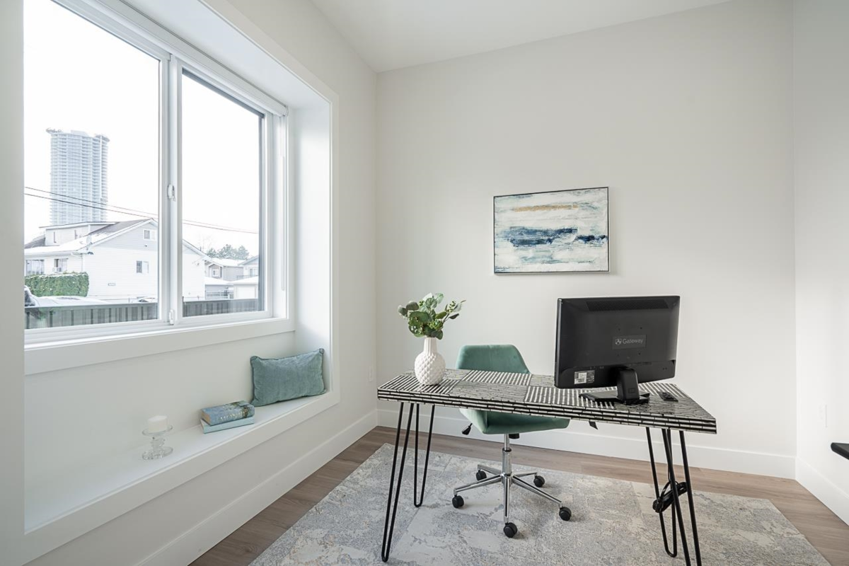 Guest Bathroom Photo of 7880 15th Street, Burnaby, BC