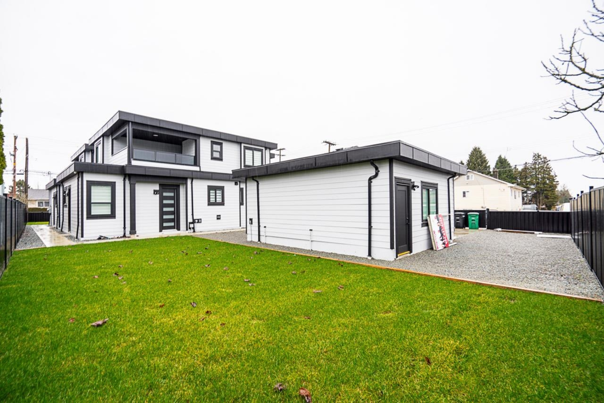 Hot Tub / Spa Photo of 7880 15th Street, Burnaby, BC