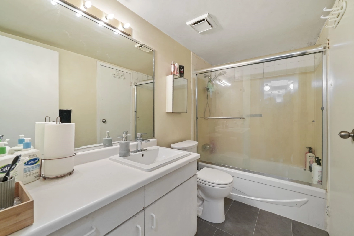 Breakfast Nook Photo of 404 9644 134 Street, Surrey, BC