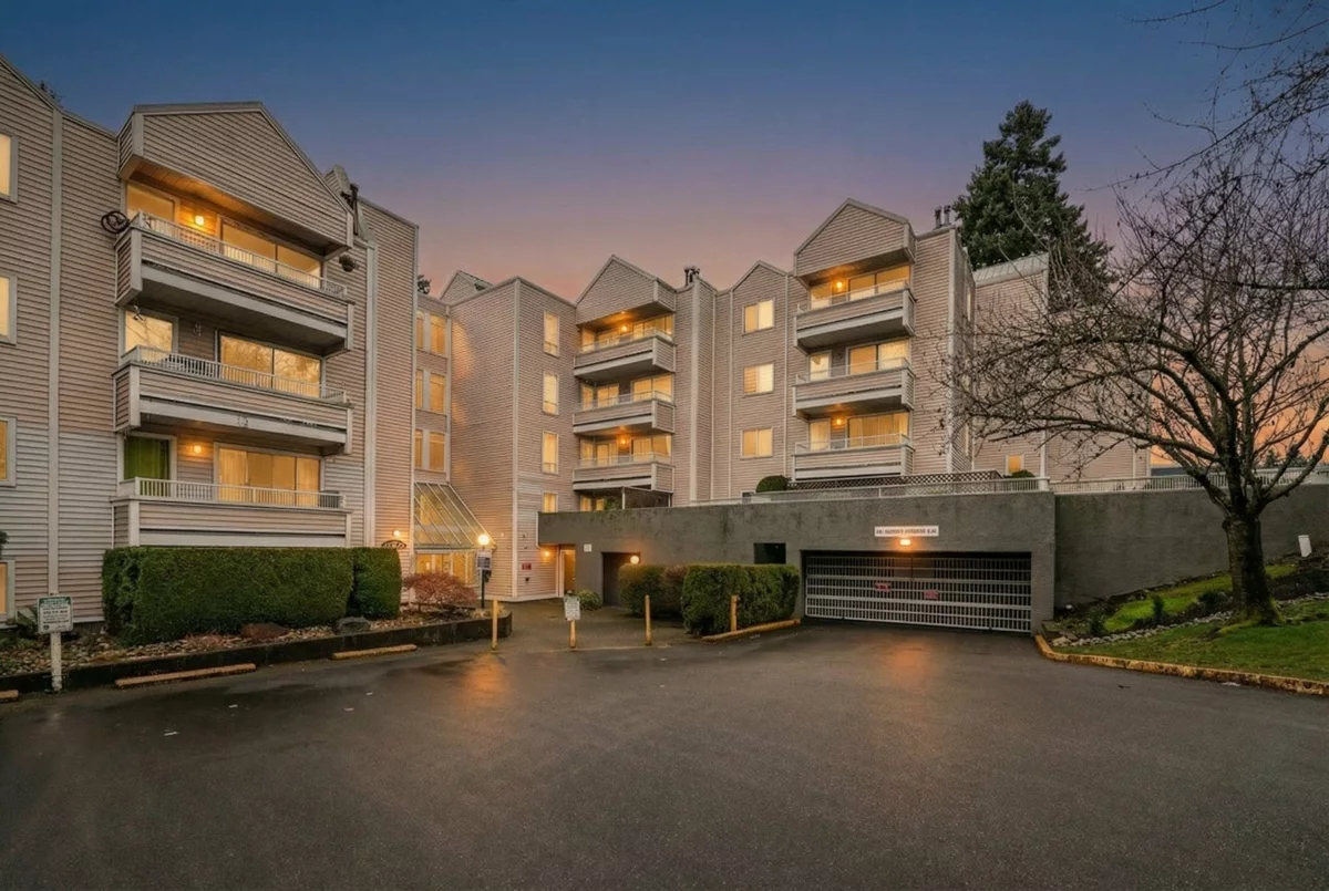 Guest Bathroom Photo of 404 9644 134 Street, Surrey, BC