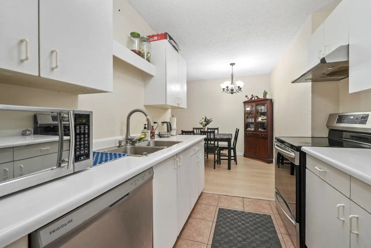 Walk-In Closet Photo of 404 9644 134 Street, Surrey, BC