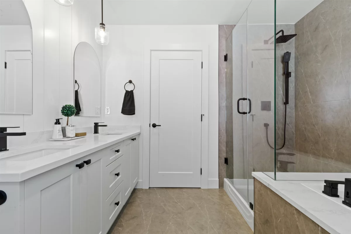 Entry Foyer Photo of 7143 Elwood Drive, Chilliwack, BC