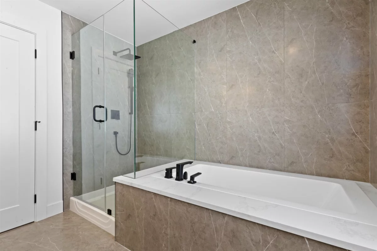 Hallway Photo of 7143 Elwood Drive, Chilliwack, BC