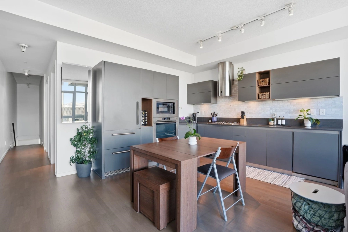 Dining Area Photo of 309 133 E 8th Avenue, Vancouver, BC