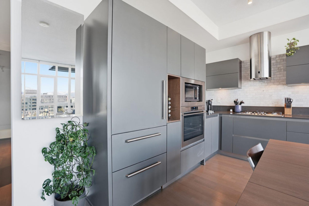 Kitchen Island Photo of 309 133 E 8th Avenue, Vancouver, BC