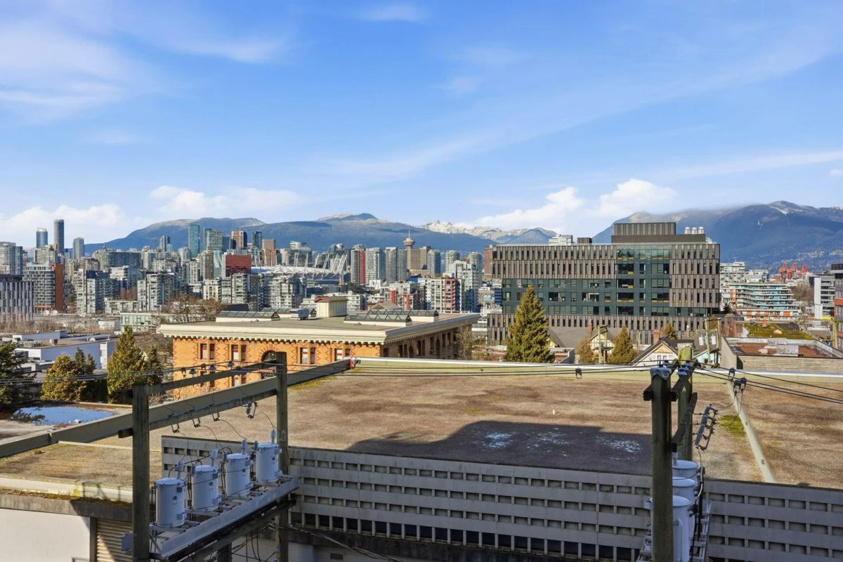 Laundry Room Photo of 309 133 E 8th Avenue, Vancouver, BC
