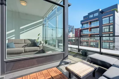 Backyard Photo of 309 133 E 8th Avenue, Vancouver, BC