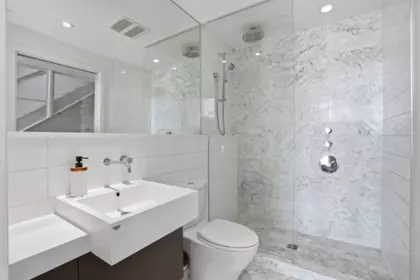Hot Tub / Spa Photo of 309 133 E 8th Avenue, Vancouver, BC