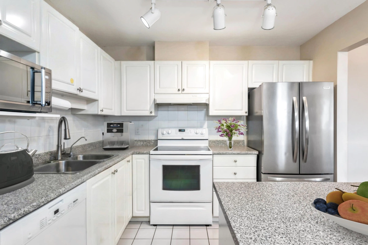 Primary Bathroom Photo of 411 2968 Burlington Drive, Coquitlam, BC