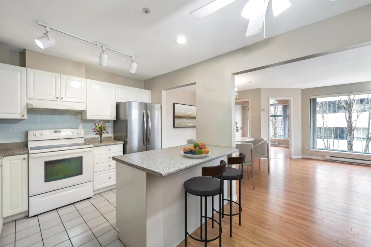 Walk-In Closet Photo of 411 2968 Burlington Drive, Coquitlam, BC