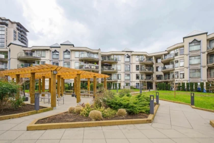 411 2968 Burlington Drive, Coquitlam, BC
