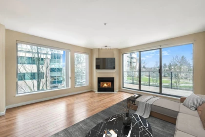 Kitchen Photo of 411 2968 Burlington Drive, Coquitlam, BC
