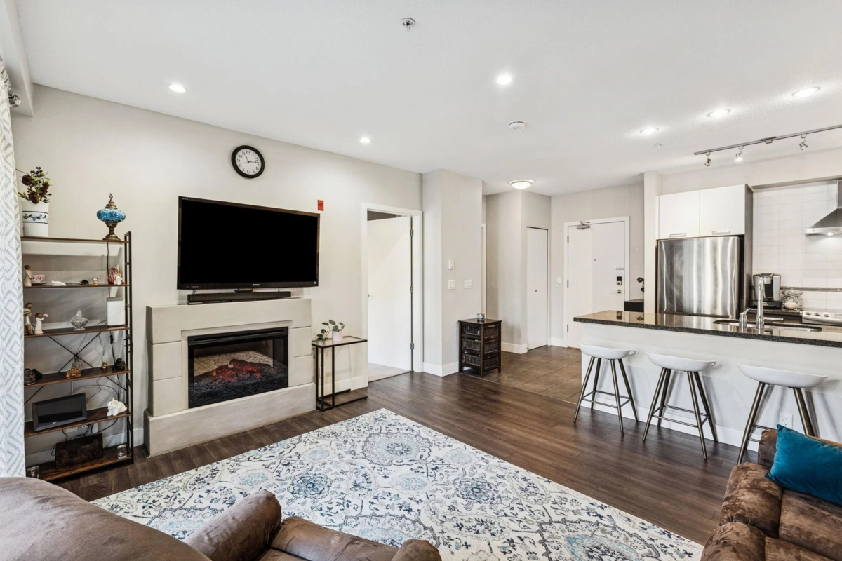 Dining Area Photo of 302 1273 Marine Drive, North Vancouver, BC