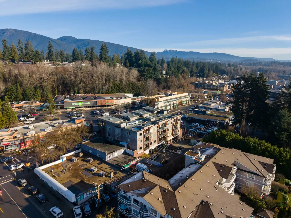 Entry Foyer Photo of 302 1273 Marine Drive, North Vancouver, BC