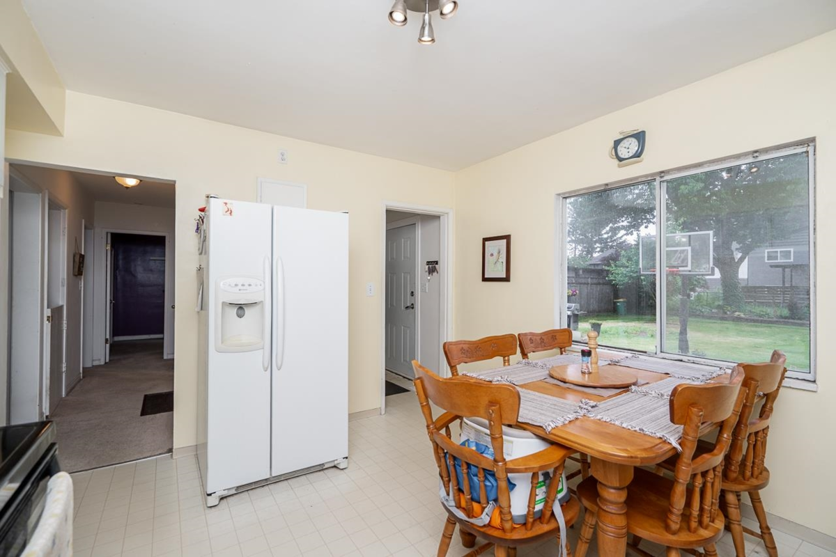 Kitchen Island Photo of 11031 131a Street, Surrey, BC