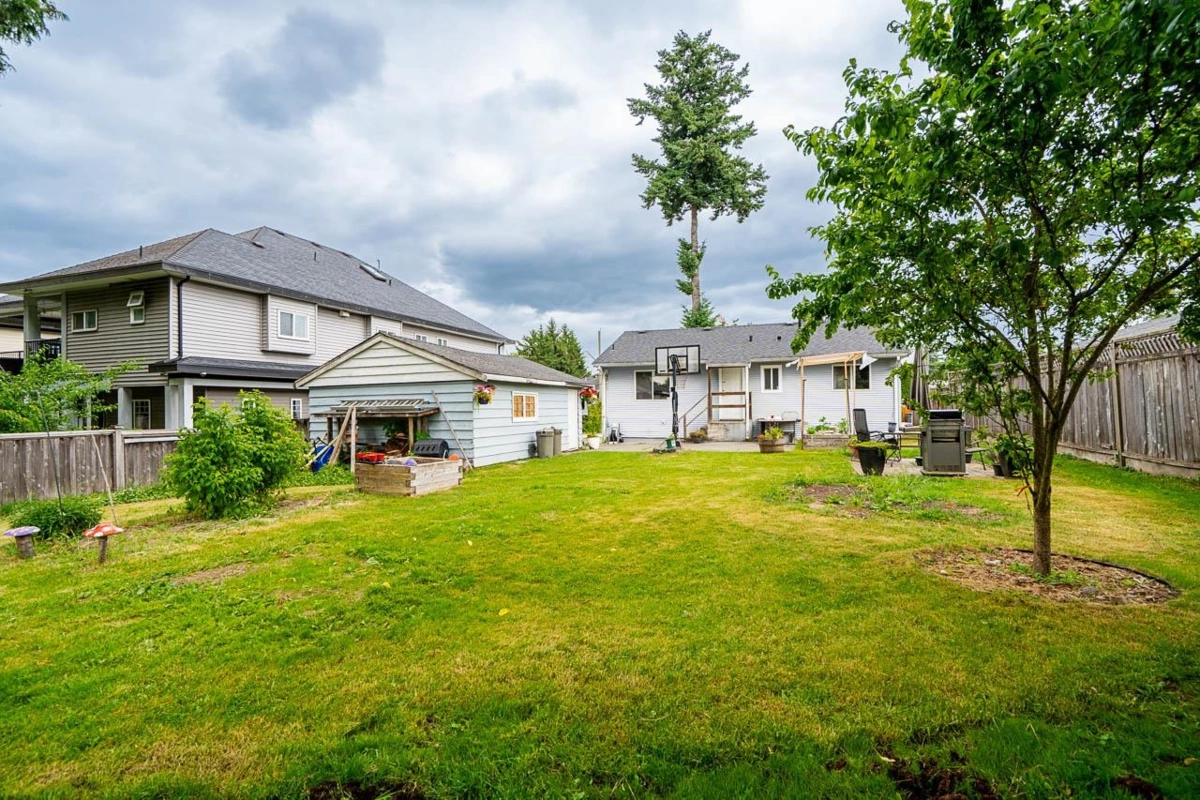 Outdoor Kitchen Photo of 11031 131a Street, Surrey, BC
