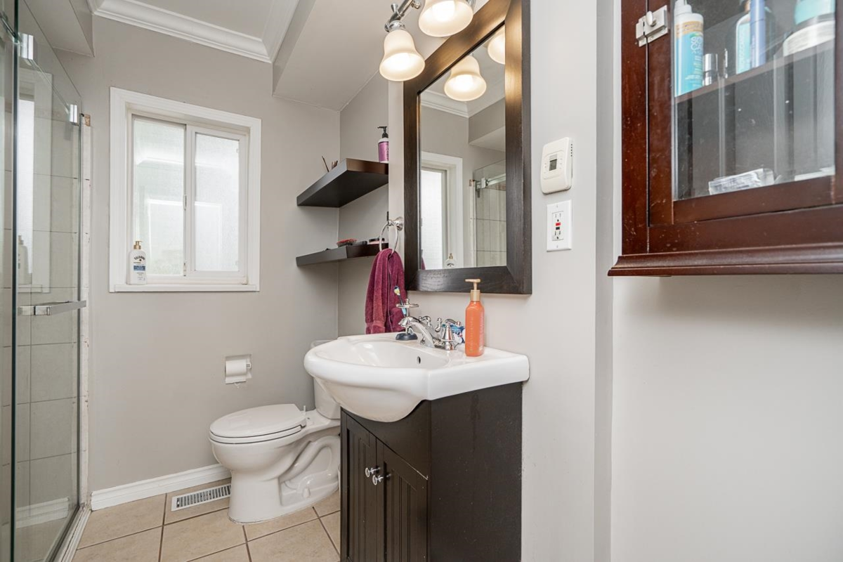 Walk-In Closet Photo of 11031 131a Street, Surrey, BC