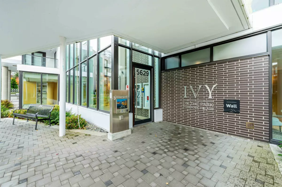 Primary Bathroom Photo of 1004 5629 Birney Avenue, Vancouver, BC