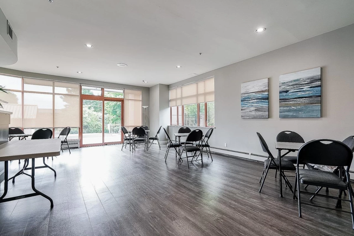 Aerial View of 1904 612 Fifth Avenue, New Westminster, BC