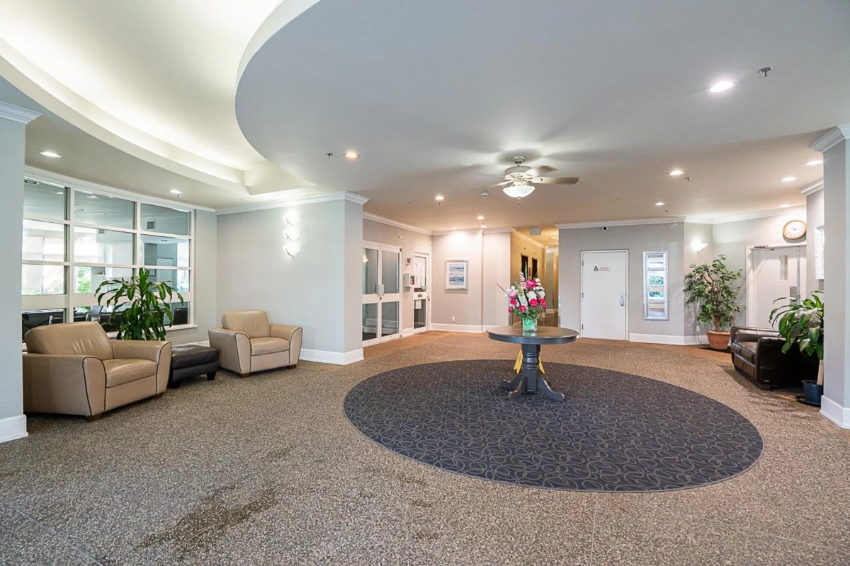 Living Room Photo of 1904 612 Fifth Avenue, New Westminster, BC
