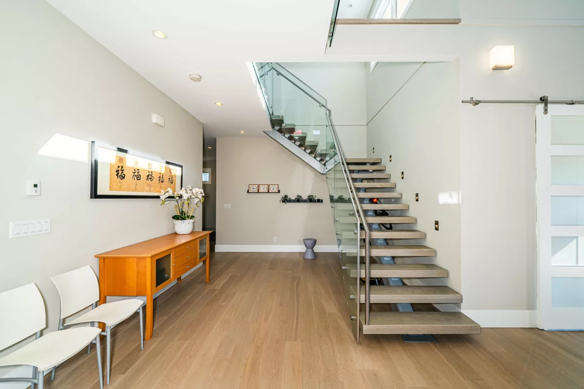 Kitchen Island Photo of 10960 Rosecroft Crescent, Richmond, BC