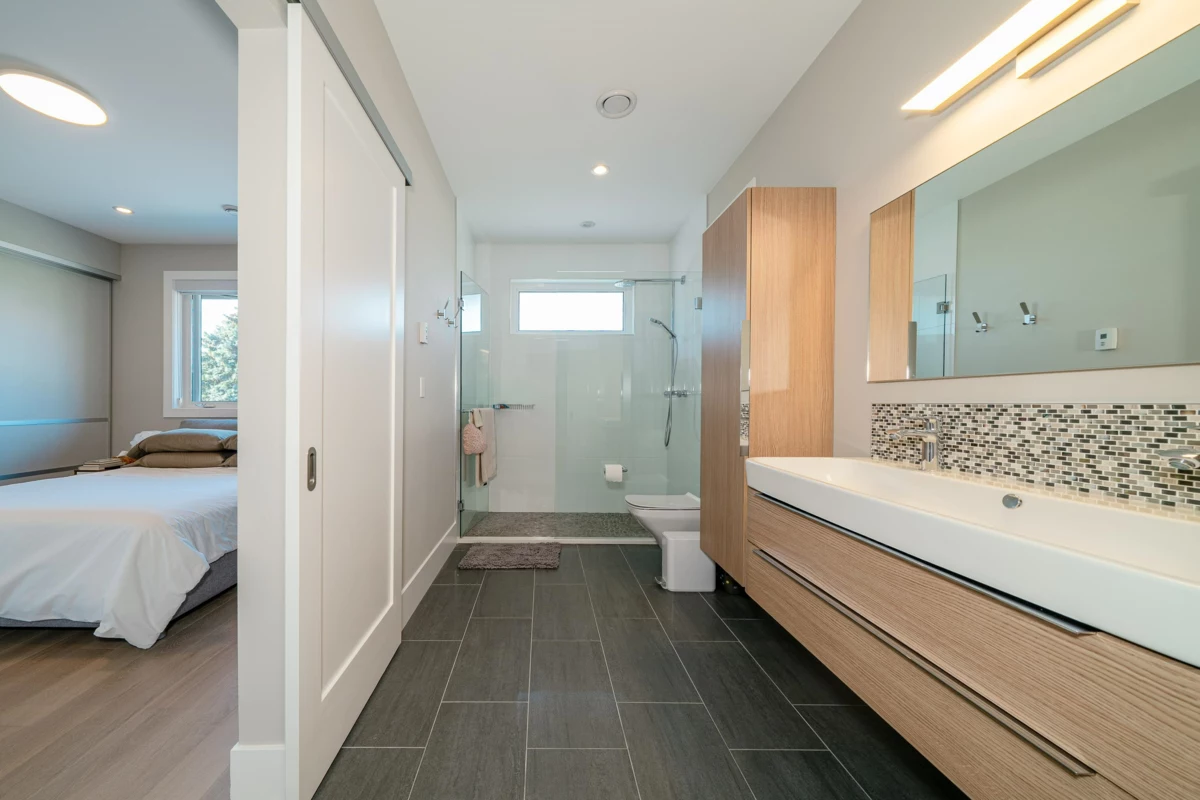 Powder Room Photo of 10960 Rosecroft Crescent, Richmond, BC