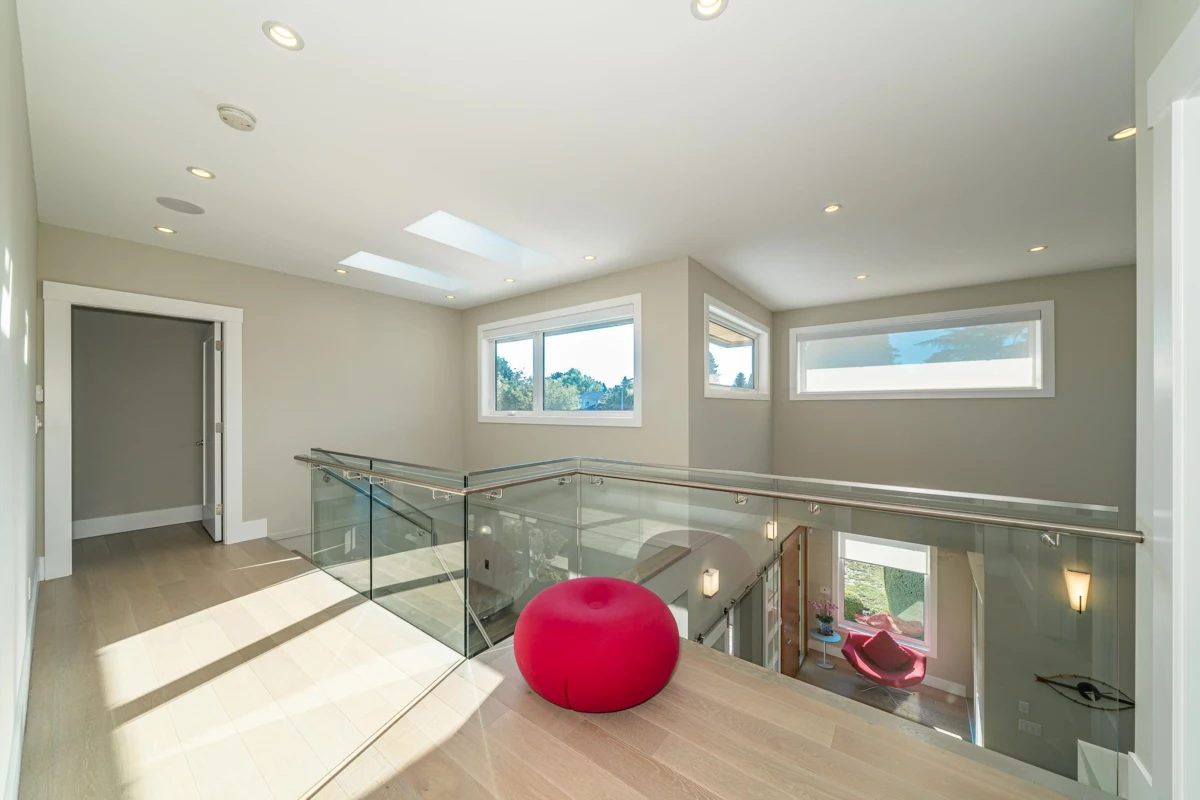 Walk-In Closet Photo of 10960 Rosecroft Crescent, Richmond, BC