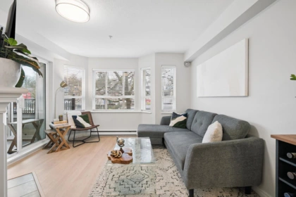 249 2565 W Broadway, Vancouver, BC