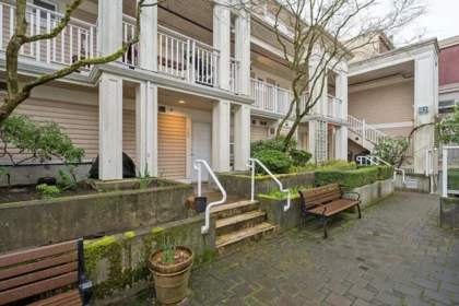 249 2565 W Broadway, Vancouver, BC