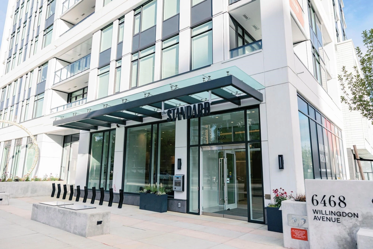 Living Room Photo of 1906 6468 Willingdon Avenue, Burnaby, BC