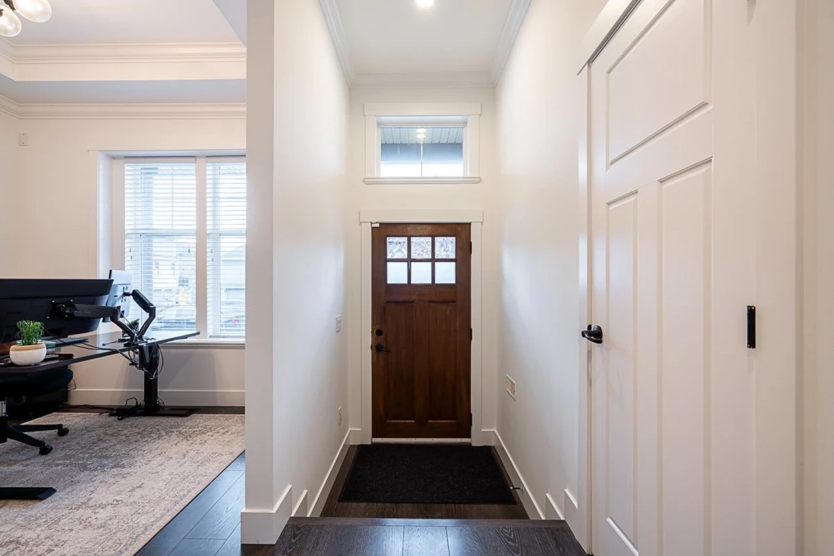 Living Room Photo of 19162 73 Avenue, Surrey, BC