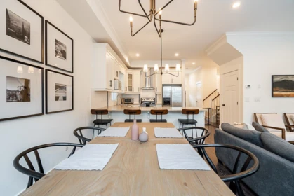 Kitchen Island Photo of 19162 73 Avenue, Surrey, BC