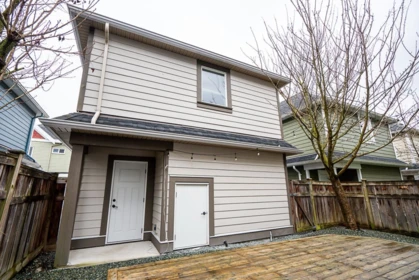 Mudroom Photo of 19162 73 Avenue, Surrey, BC