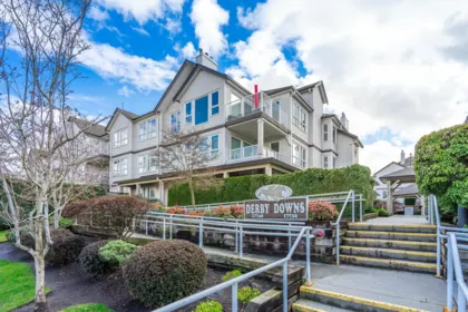301 17740 58a Avenue, Surrey, BC, Surrey — Apartment/Condo for sale