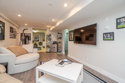 Entry Foyer Photo of A 34660 Immel Street, Abbotsford, BC