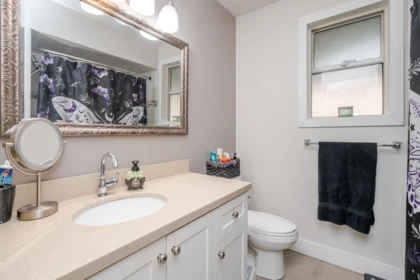 Laundry Room Photo of A 34660 Immel Street, Abbotsford, BC