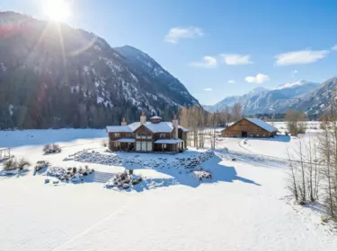 9115 Pemberton Meadows Road, Pemberton, BC, Pemberton — Single Family Residence for sale