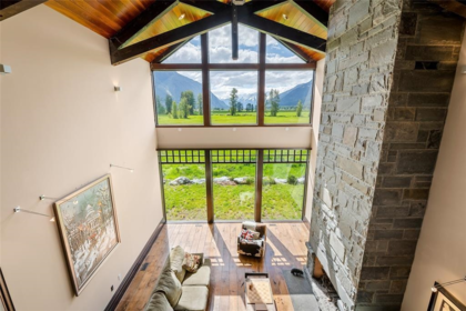 Walk-In Closet Photo of 9115 Pemberton Meadows Road, Pemberton, BC