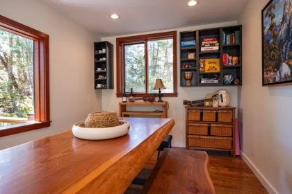 Breakfast Nook Photo of 5063 Sherman Lane, Halfmoon Bay, BC
