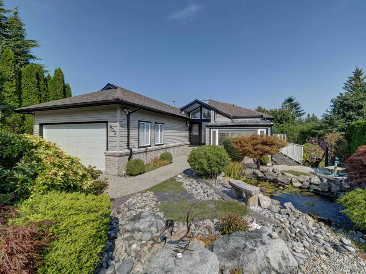 Living Room Photo of 803 Oceanmount Boulevard, Gibsons, BC