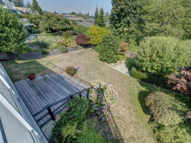 Outdoor Kitchen Photo of 803 Oceanmount Boulevard, Gibsons, BC