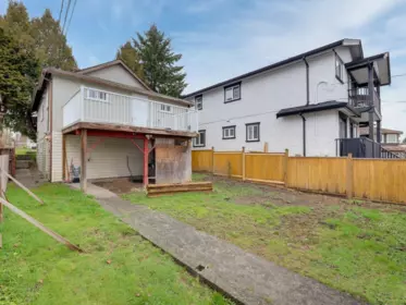 Backyard Photo of 4168 Parker Street, Burnaby, BC