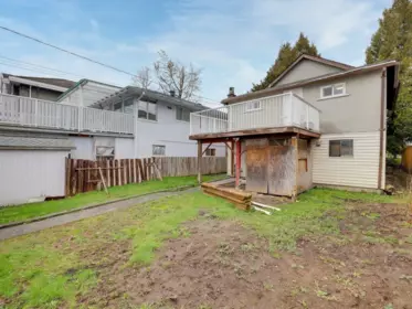 Front Yard Photo of 4168 Parker Street, Burnaby, BC