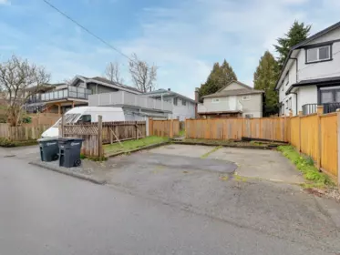 Hot Tub / Spa Photo of 4168 Parker Street, Burnaby, BC