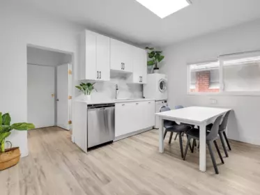 Kitchen Island Photo of 4168 Parker Street, Burnaby, BC