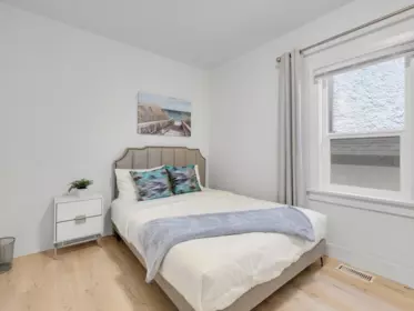 Walk-In Closet Photo of 4168 Parker Street, Burnaby, BC
