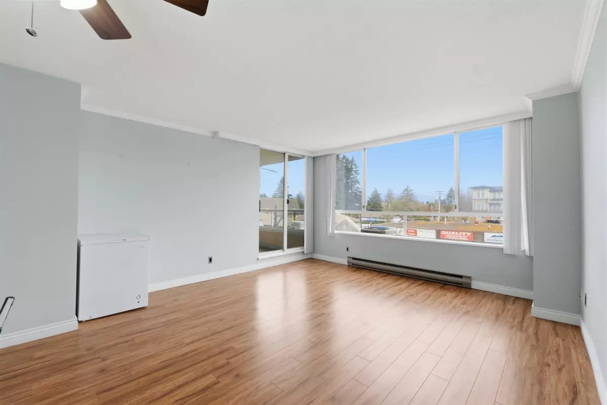 Family Room Photo of 202 11980 222 Street, Maple Ridge, BC
